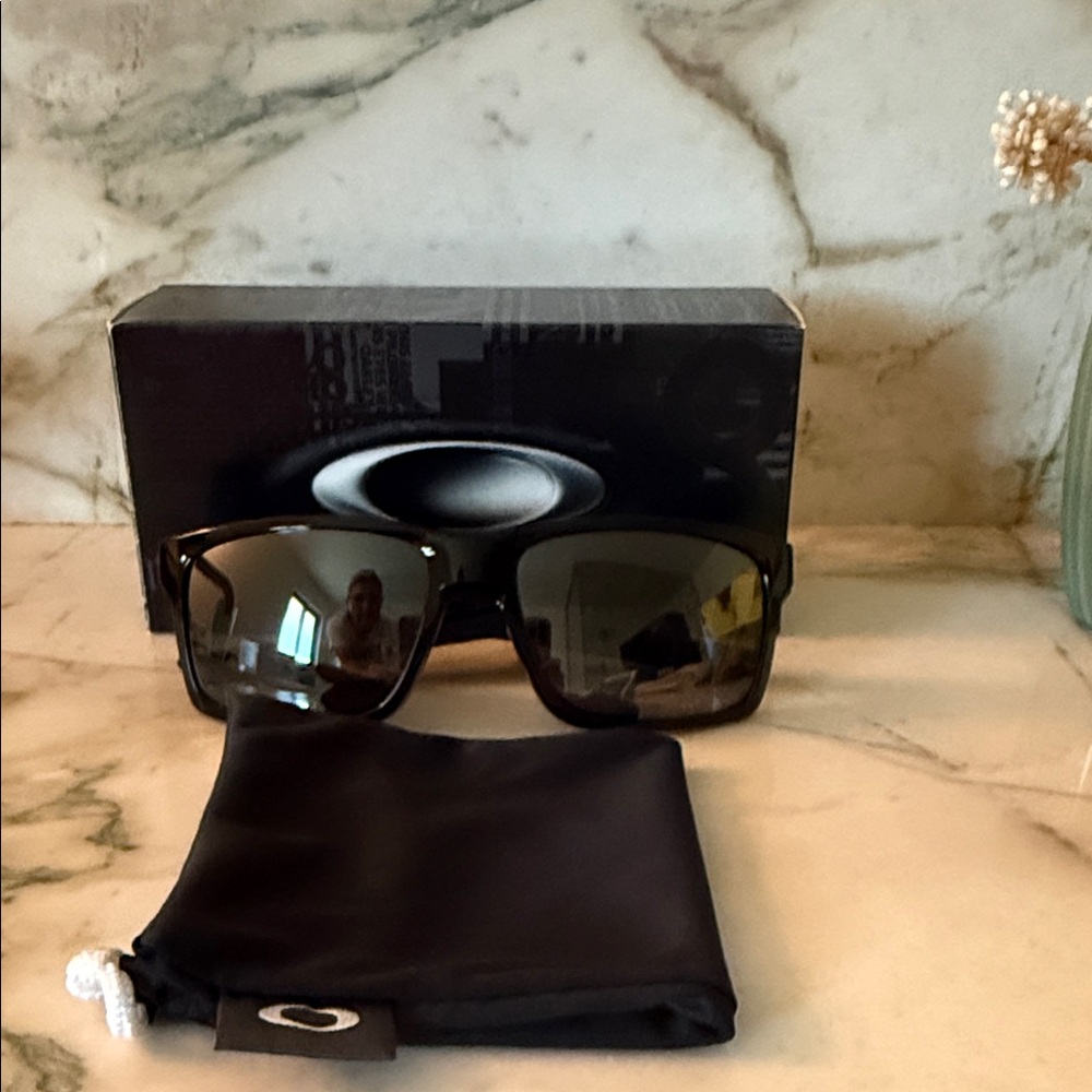 Oakley Mainlink Black Sunglasses